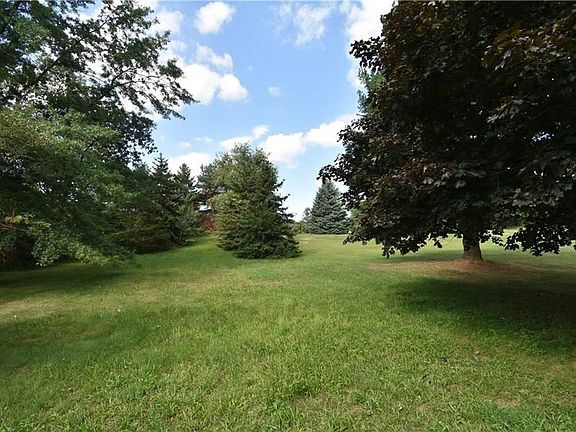 2nd image of 14 Villa Dr