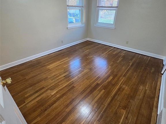 5th image of 1263 Dayton St
