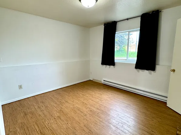 3700 Lois Dr APT 2, Anchorage, AK 99517