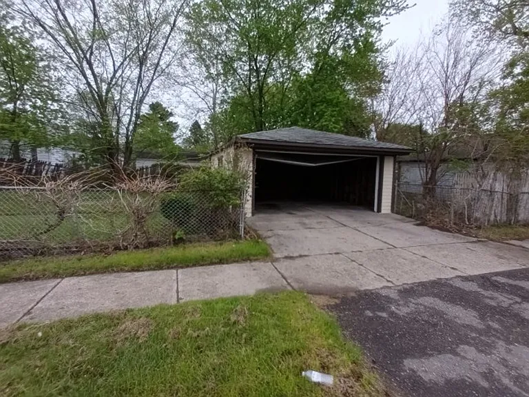 15604 Coram St — Photo 5