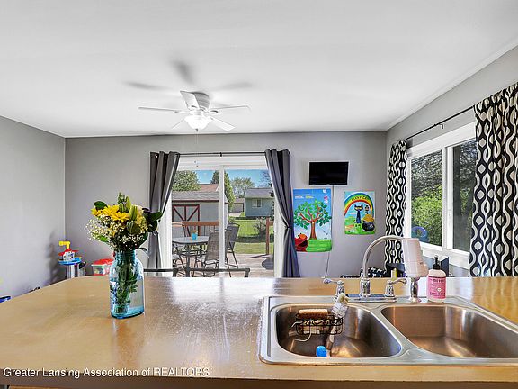 5th image of 1582 Tuscany Ln