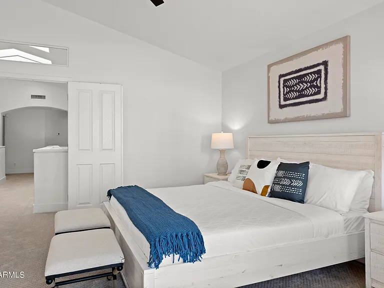 1143 E Amberwood Dr — Photo 35