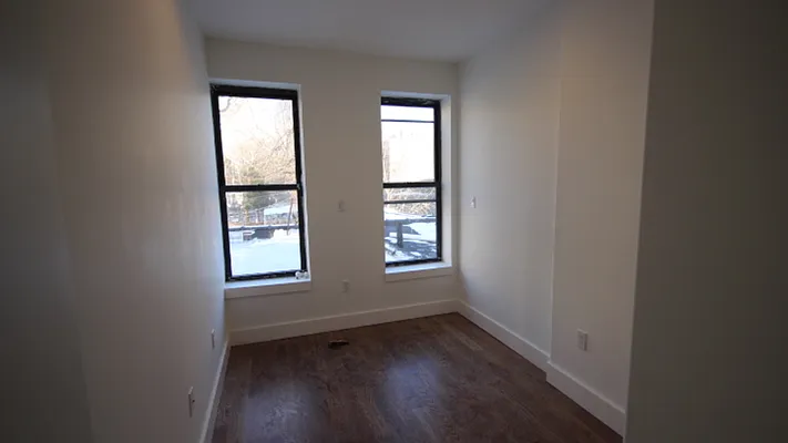 Rented by Nooklyn NYC LLC | media 44
