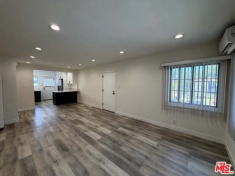 8818 Ramsgate Ave #8822-1/2 — Photo 4