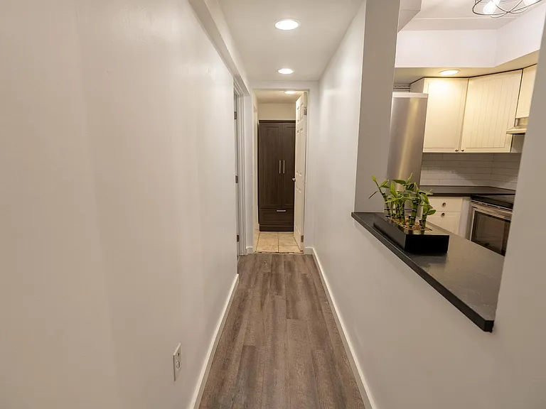 5708 Walnut St #L3 — Photo 3