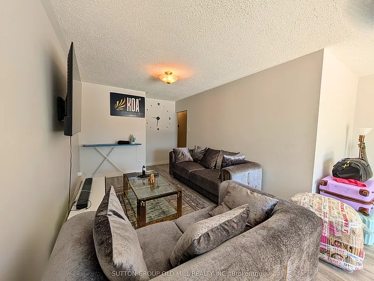 19 Ascot Ave #UPPER — Photo 14