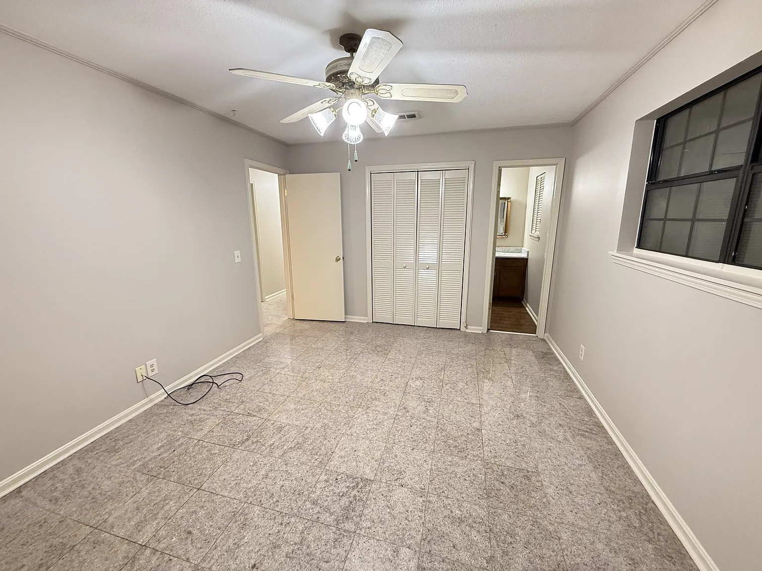 2612 Woodland Rd — Photo 3