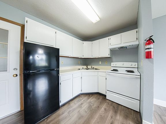 3rd image of 203 N East St #2