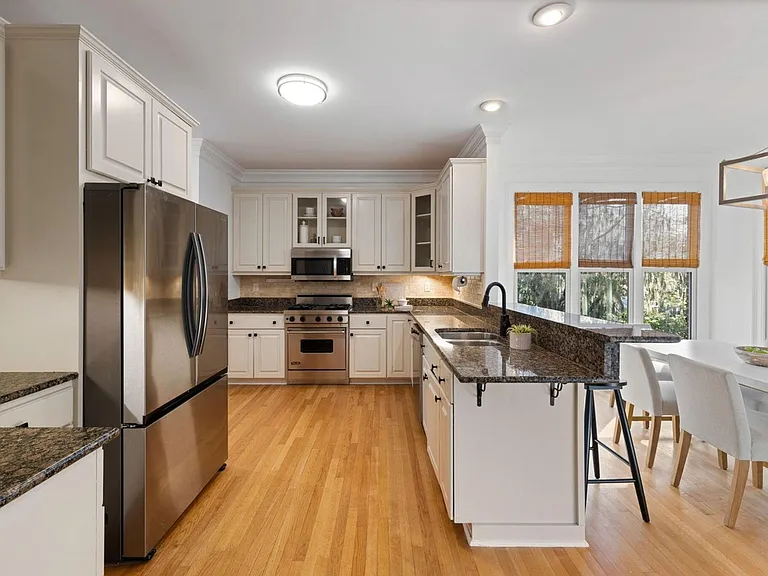 669 Palisades Dr — Photo 13