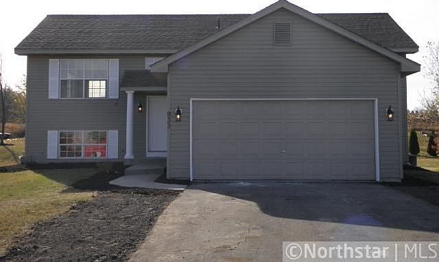 1st image of 933 Sunrise Ln