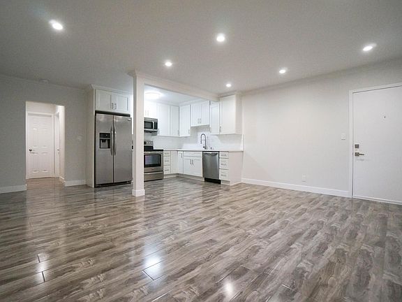 3rd image of 344 N Occidental Blvd #9