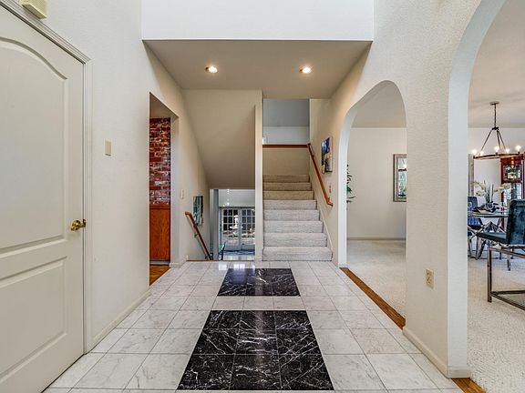 5th image of 673 Heirloom Ct