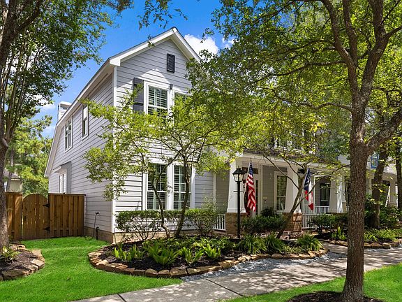 5th image of 18 Courtland Green St