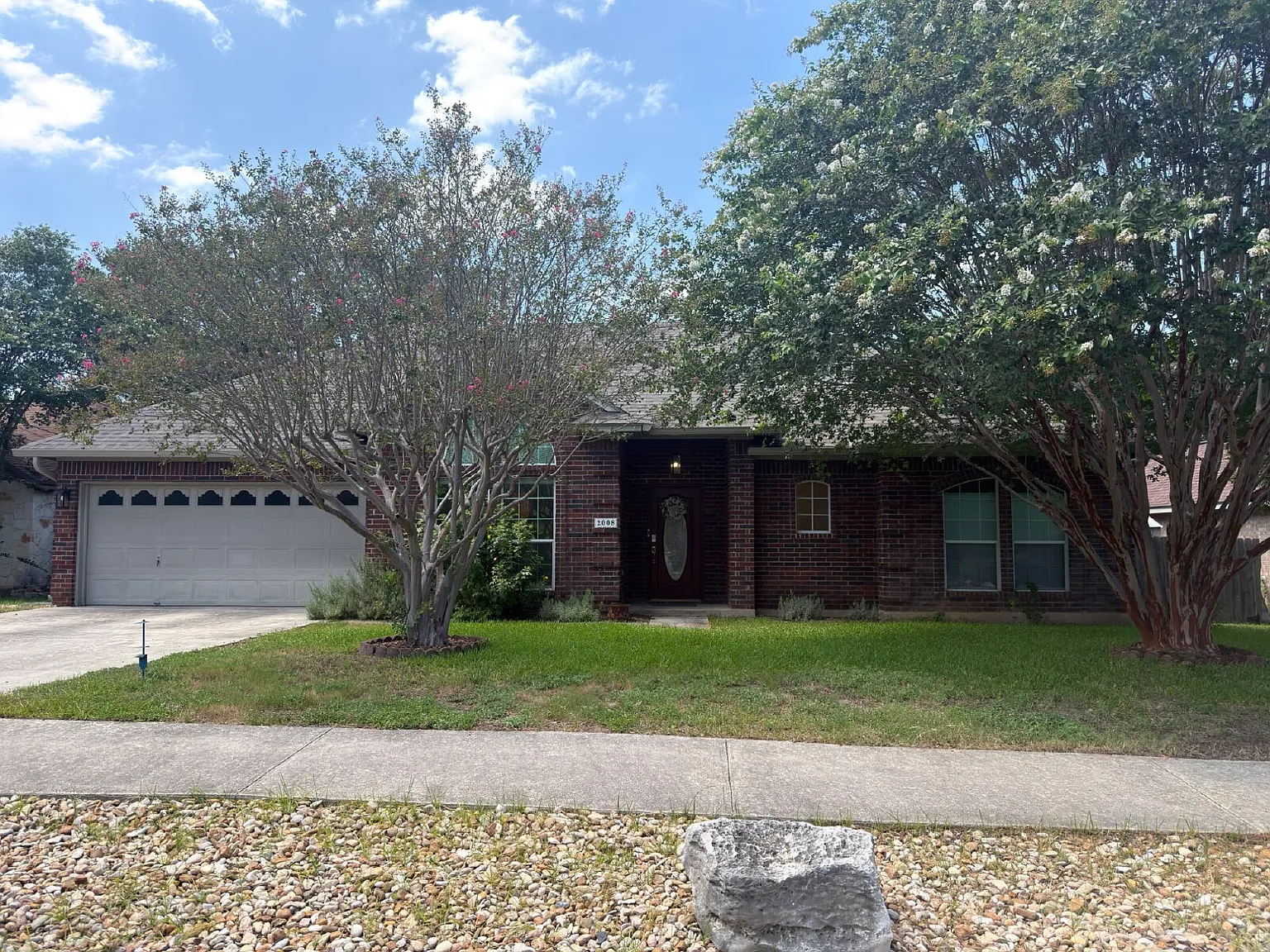 3 bed, 2.0 bath, 1805 sqft, $2,250 — Photo 1