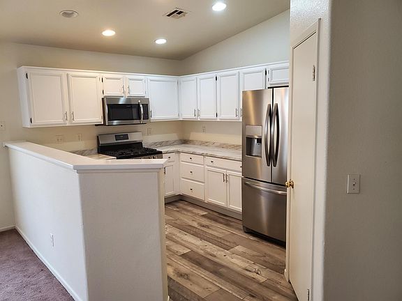 3rd image of 3887 Featherbed Ct