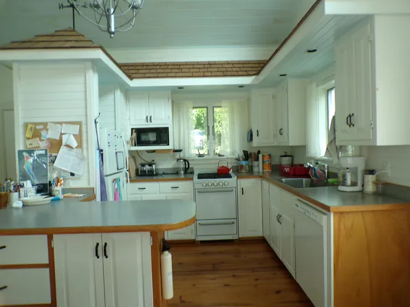 3204 US RT 5a Route, Westmore, VT 05860