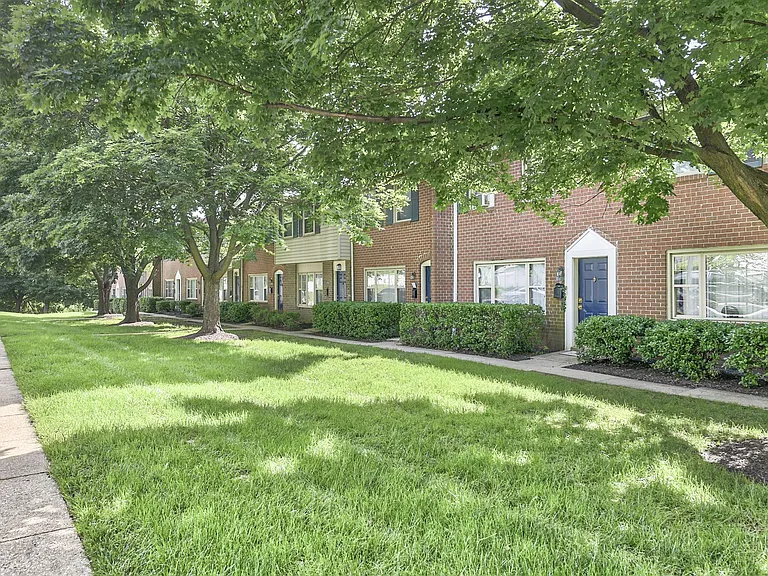 Williston Apartments & Townhomes — Photo 8