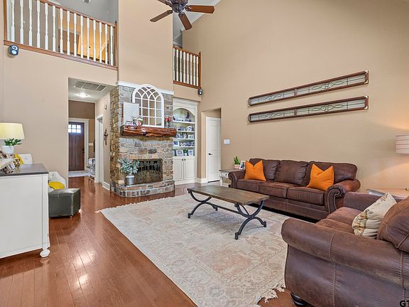 4th image of 1500 Camden Ct