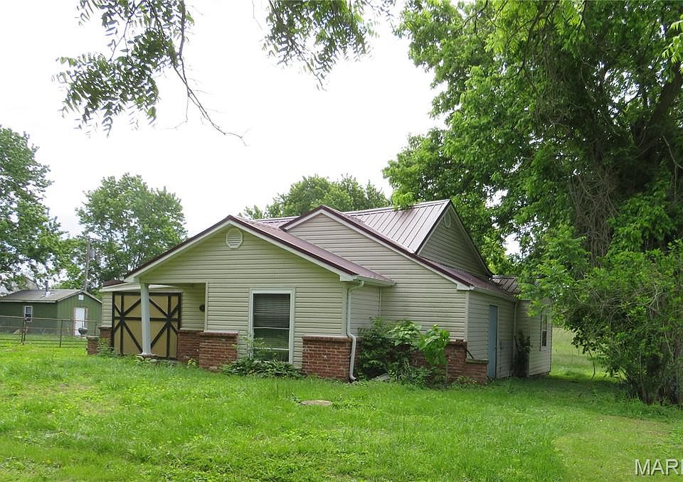 2nd image of 90 W Blue Bird Ln