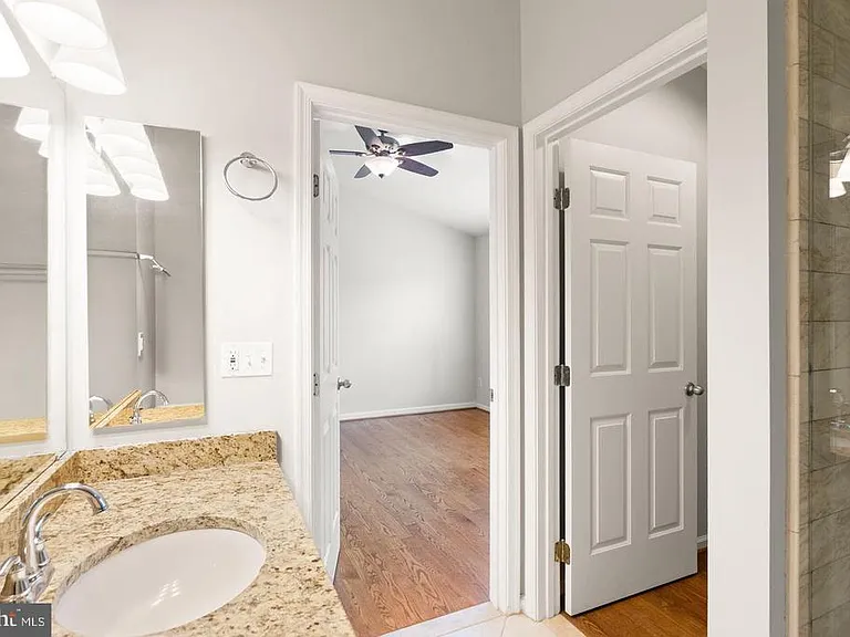 917 Rolfe Pl — Photo 39