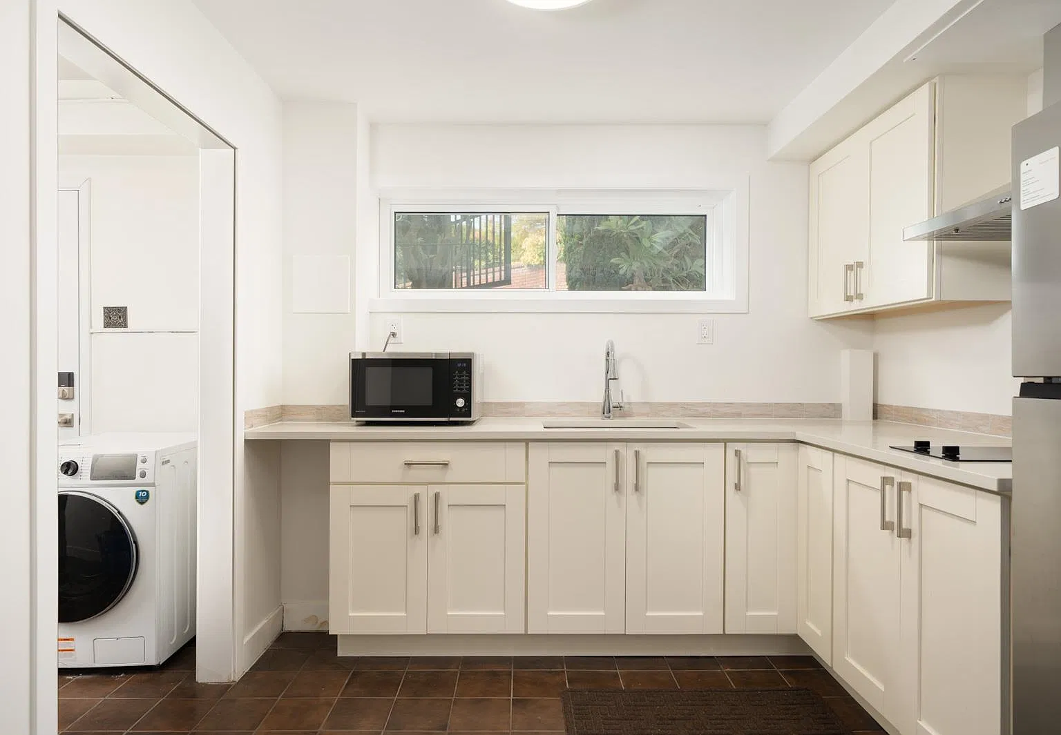 1 bed, 400 sqft, $1,550 — Photo 3