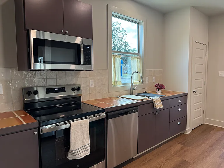 605 General Mouton Ave #102 — Photo 14