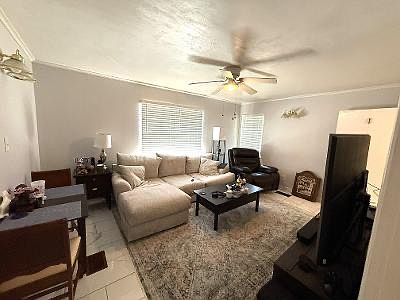 4th image of 528 1/2 Stephenson St