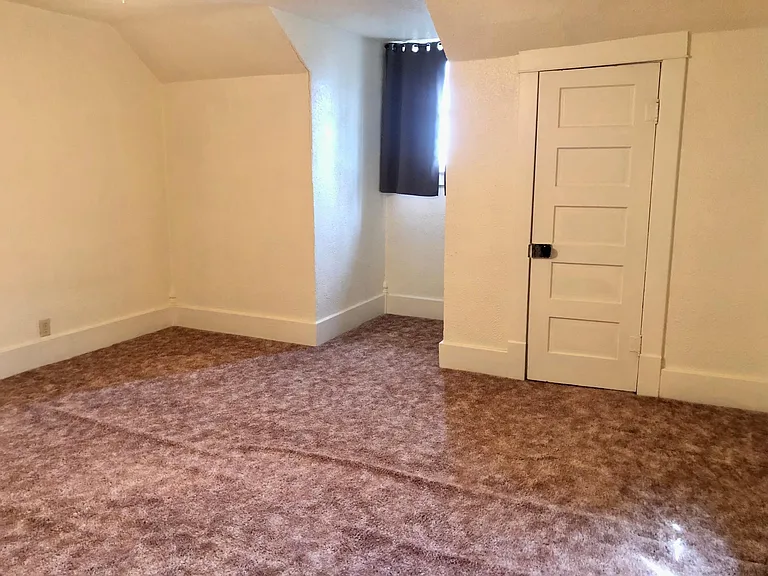 208 S Whites Ave — Photo 22