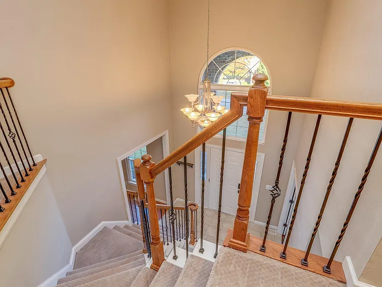 800 Sherrard Ct — Photo 19