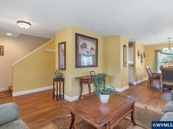5th image of 614 NW Heath St