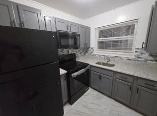 31 Smith St, Perth Amboy, NJ 08861