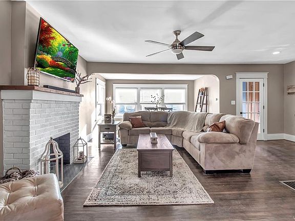 4th image of 378 Villa Ave