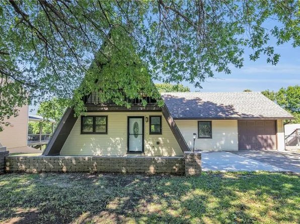 1724 Santa Fe Ter, Atchison, KS 66002