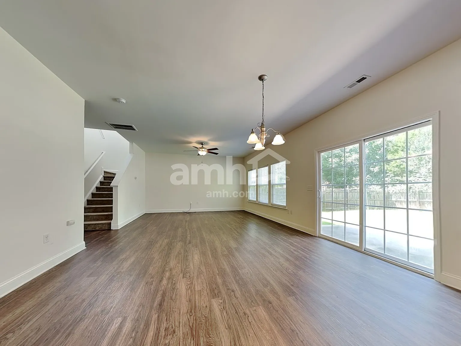 3 bed, 2.5 bath, 1857 sqft, $2,120 — Photo 4