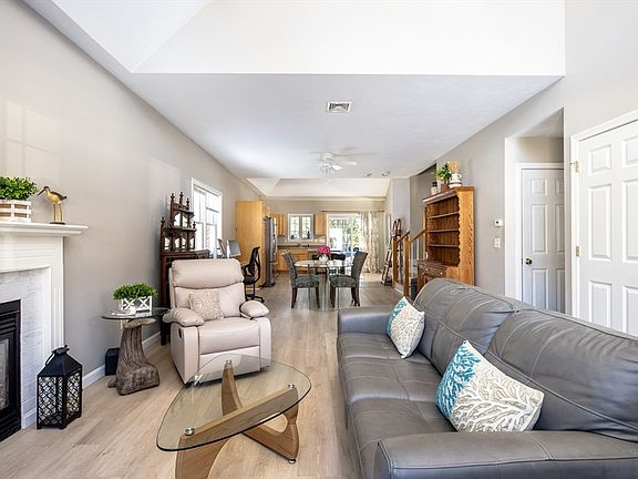 5th image of 52 County Rd Unit 9