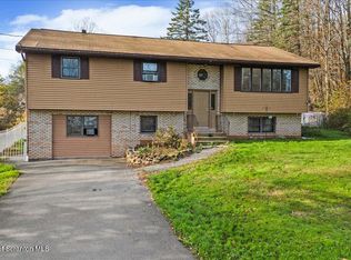 84 Mount Cobb Hwy, Lake Ariel, PA 18436