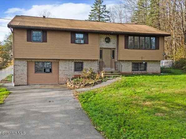 84 Mount Cobb Hwy, Lake Ariel, PA 18436