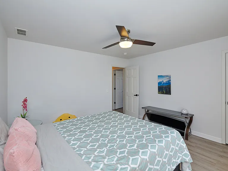 26300 W Chatham Dr — Photo 34