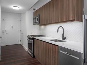 21 India St