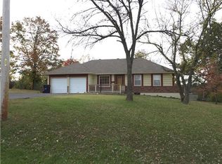 401 E McKissock St, Knob Noster, MO 65336