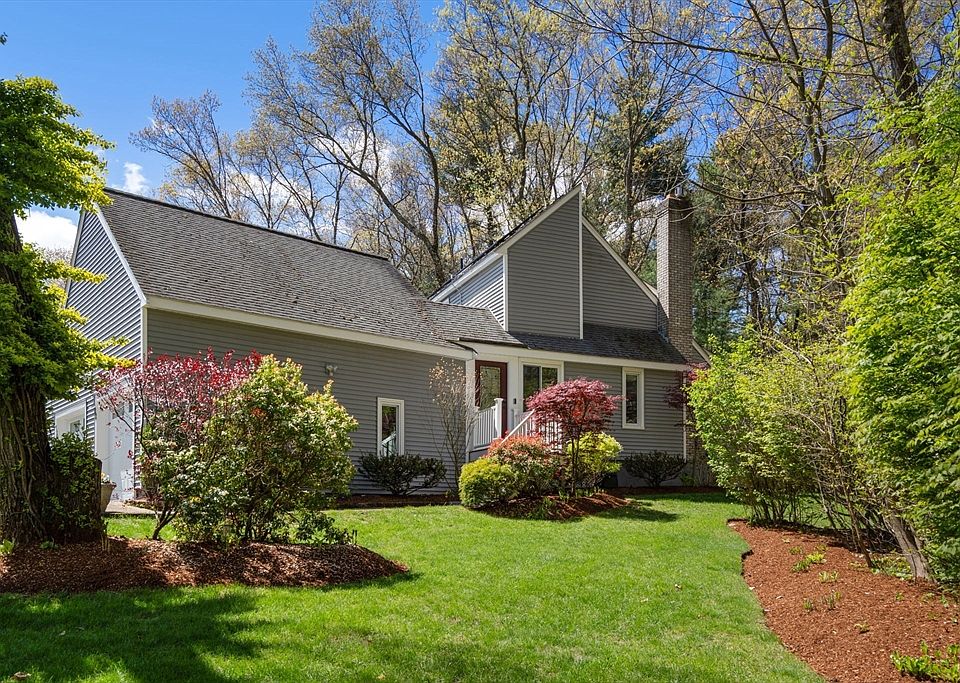 1st image of 32 Sherborne Cir