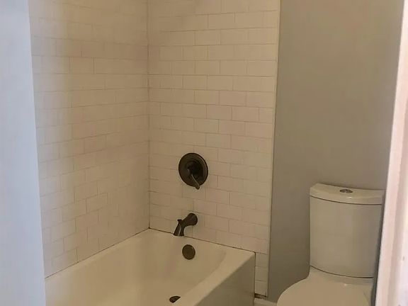 4th image of 729 E Hunter Ave APT 2