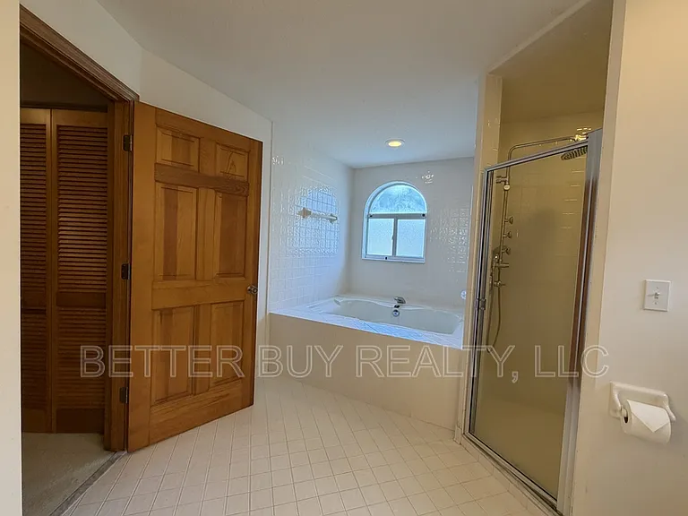 81 Boston Ln — Photo 30