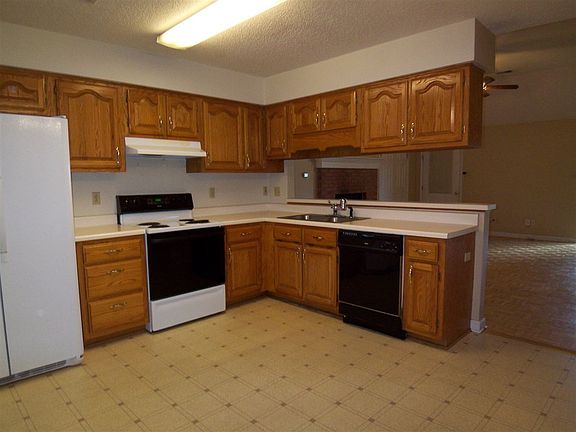 4th image of 2178 Oakmont Ave