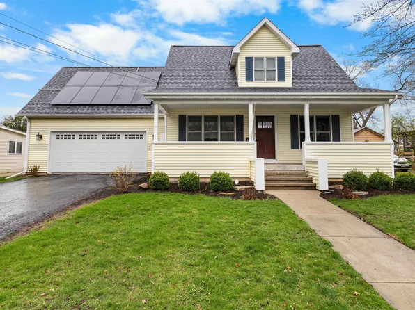 607 S 6th St, Oregon, IL 61061