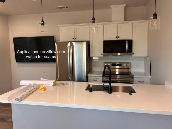 524 Auburn St, Tulare, CA 93274