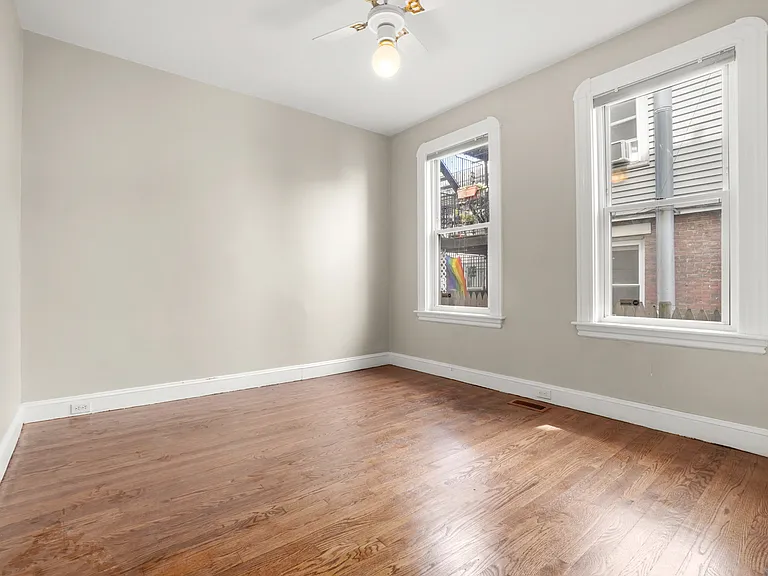 83 Green St #1 — Photo 10