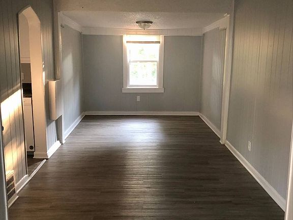 5th image of 5032 Euclid Ave