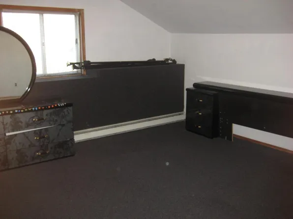 19 Tanglewood Ln, Freeport, NY 11520