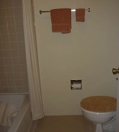 5th image of 1239 Villa Dr SE